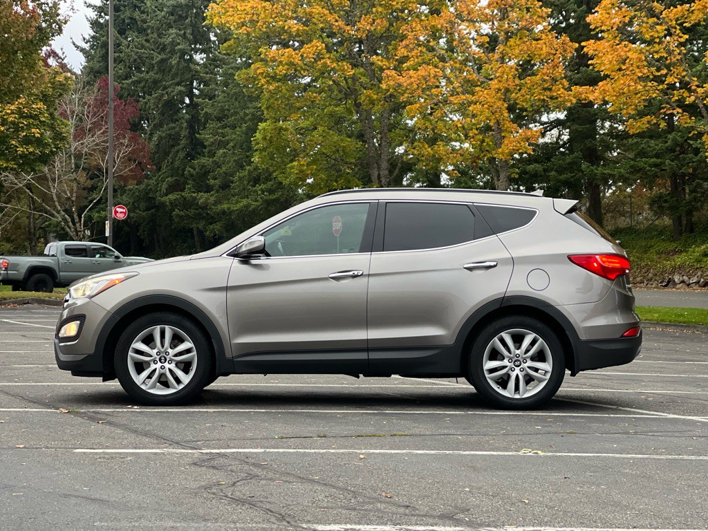 2016 Hyundai Santa Fe Sport Image 2