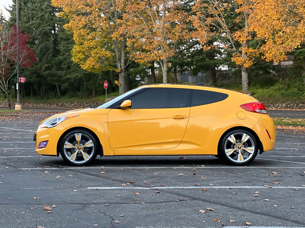 2012 Hyundai Veloster Image 2