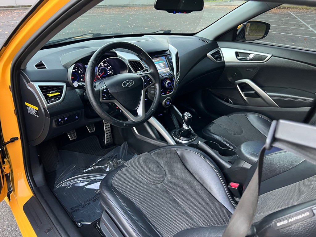 2012 Hyundai Veloster Image 10