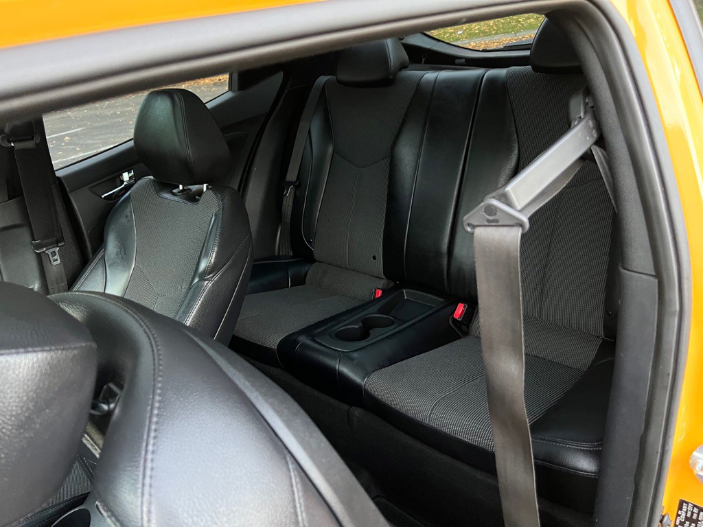 2012 Hyundai Veloster Image 11