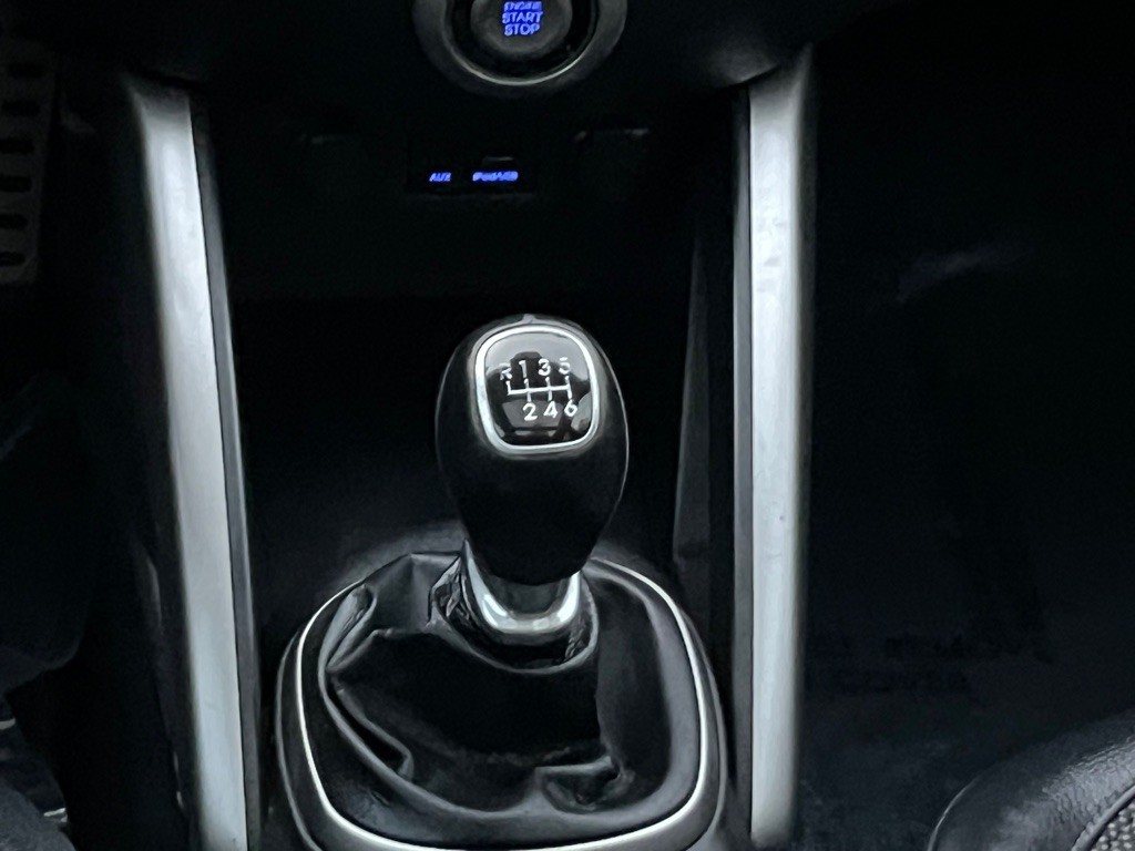 2012 Hyundai Veloster Image 15