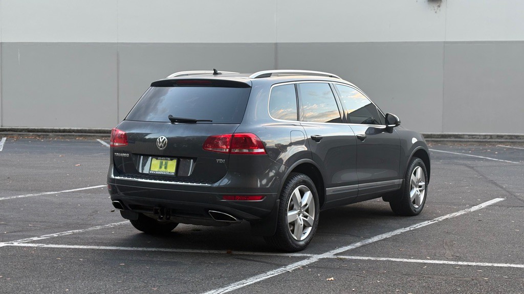 2011 Volkswagen Touareg Image 5