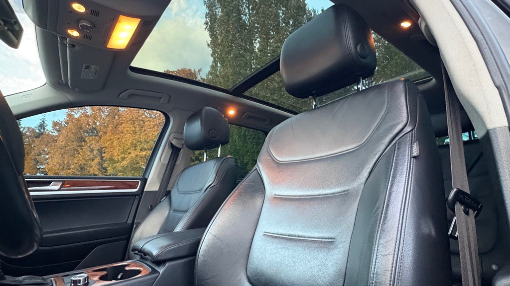 2011 Volkswagen Touareg Image 9