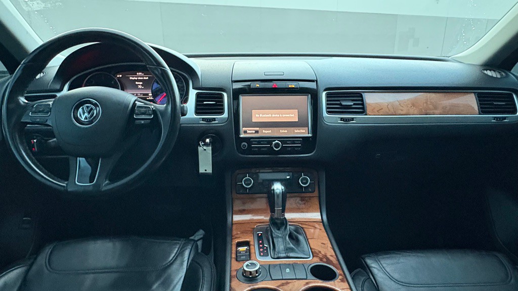 2011 Volkswagen Touareg Image 15