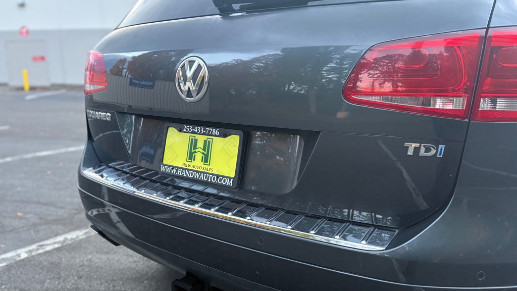 2011 Volkswagen Touareg Image 19