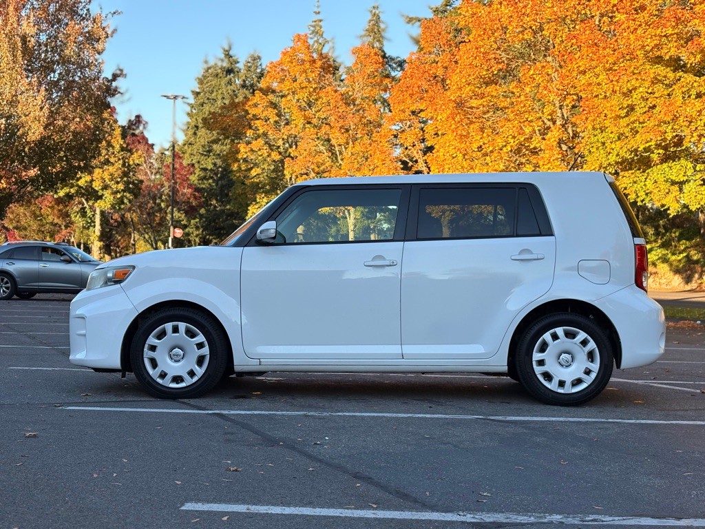 2012 Scion xB Image 2