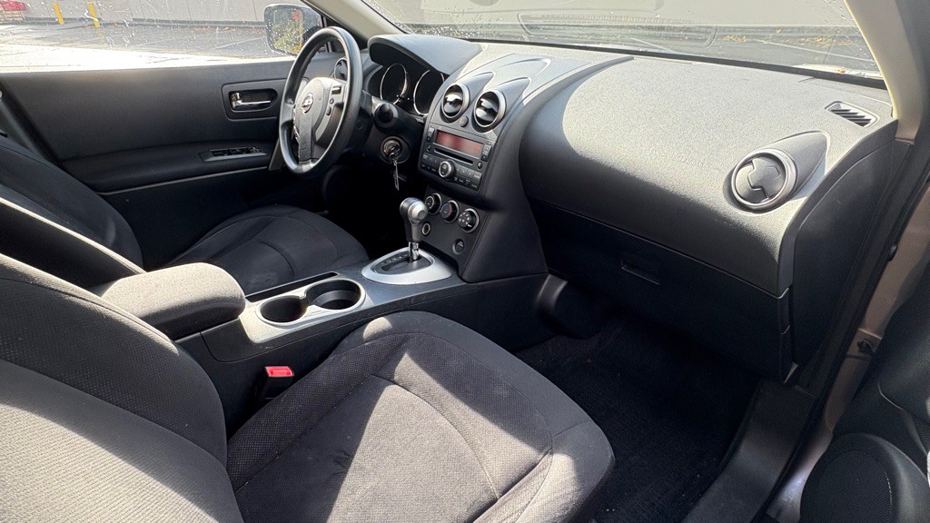 2010 Nissan Rogue Image 10