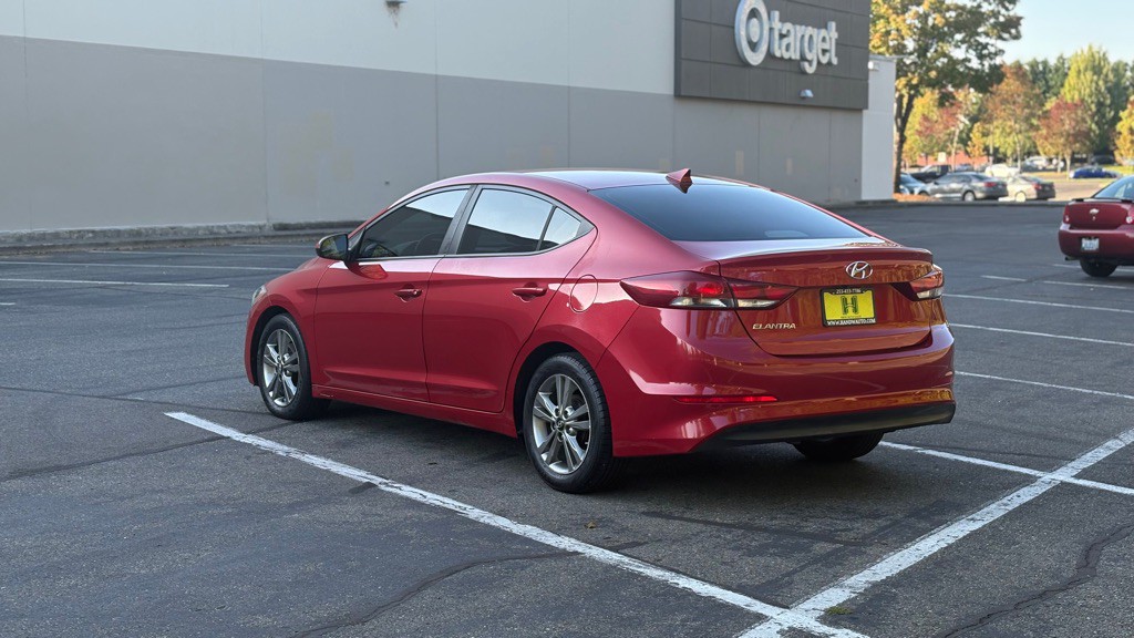 2017 Hyundai Elantra Image 3