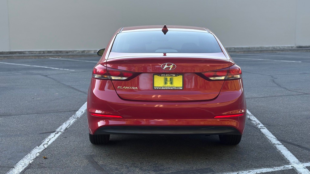 2017 Hyundai Elantra Image 4