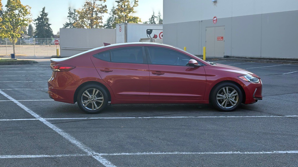 2017 Hyundai Elantra Image 6