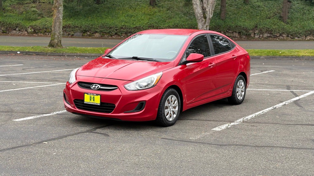 2015 Hyundai Accent Image 1