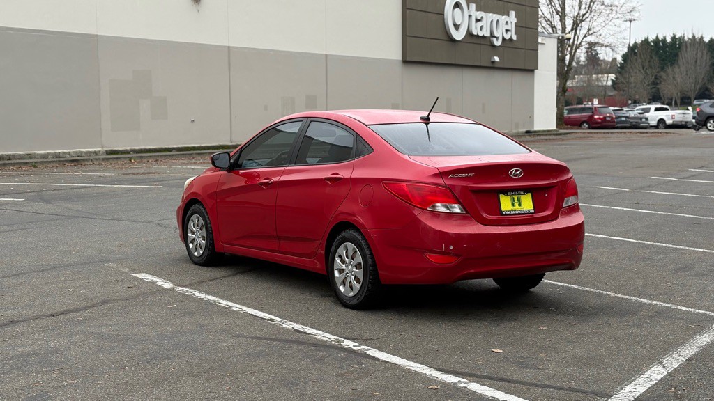 2015 Hyundai Accent Image 3