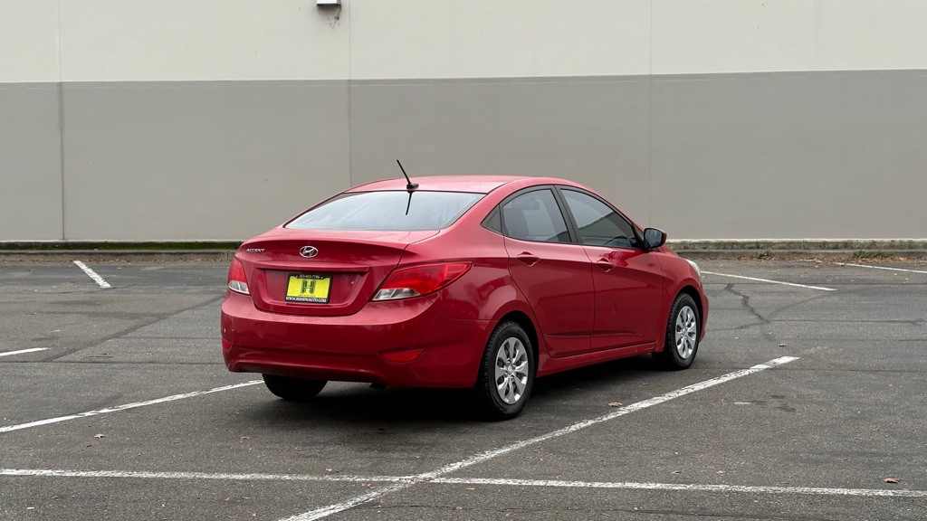 2015 Hyundai Accent Image 5