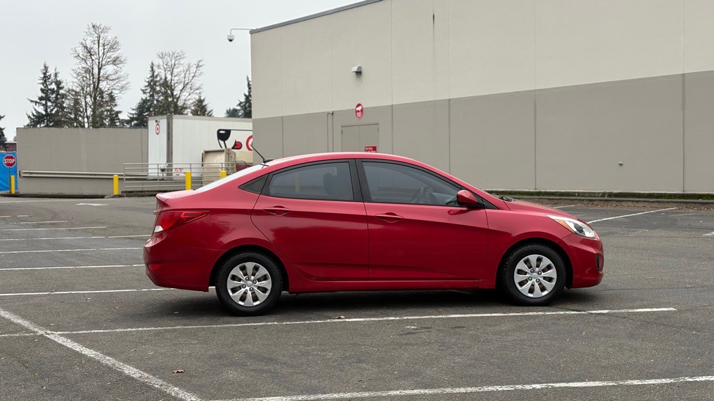 2015 Hyundai Accent Image 6