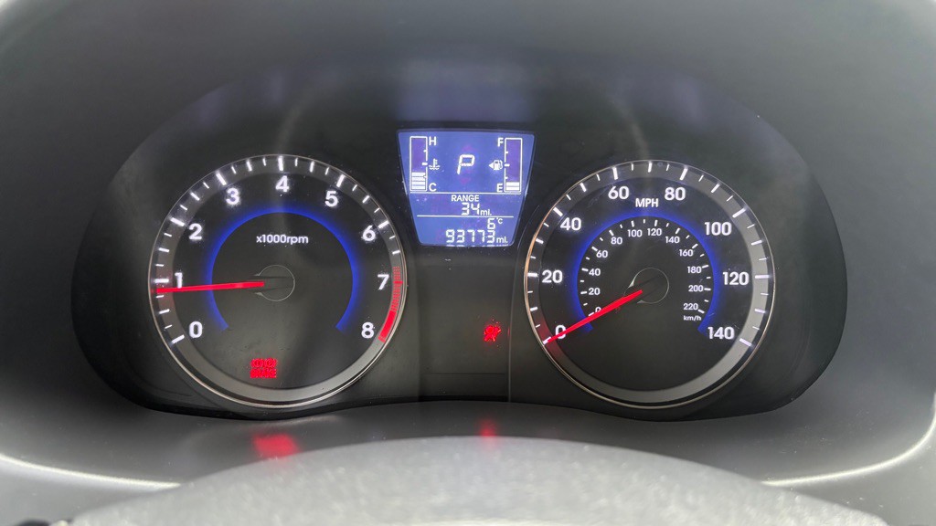 2015 Hyundai Accent Image 13