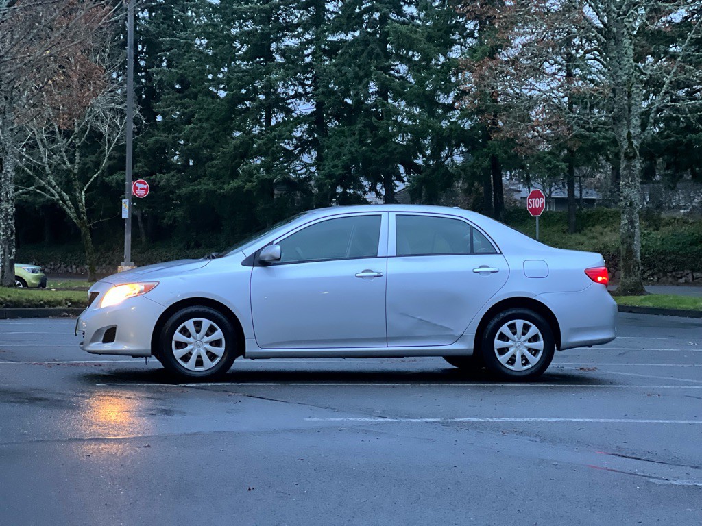 2009 Toyota Corolla Image 2