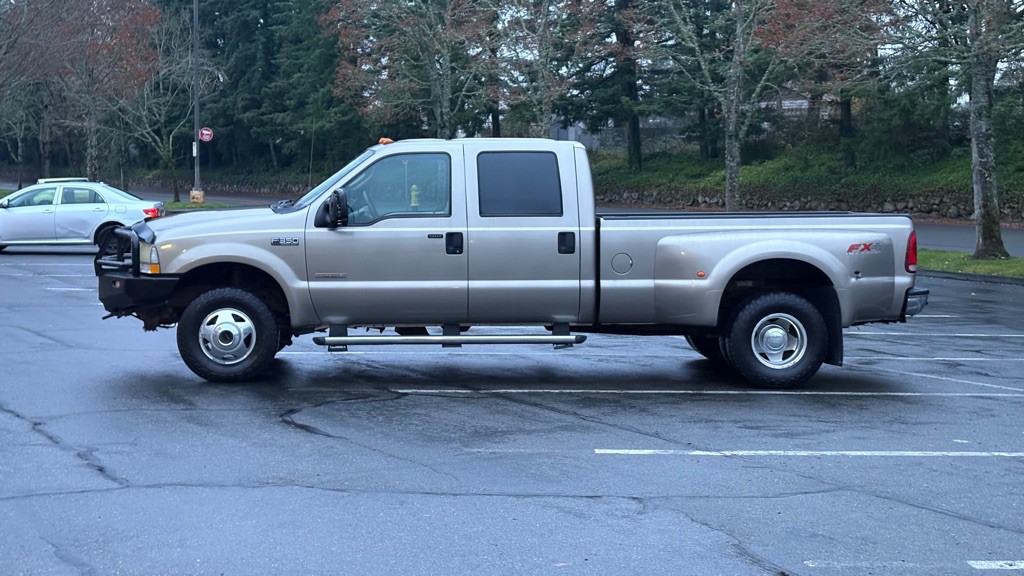 2004 Ford F-350 Image 2