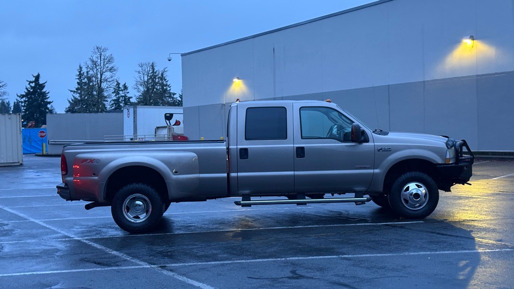 2004 Ford F-350 Image 6