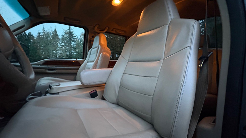 2004 Ford F-350 Image 9