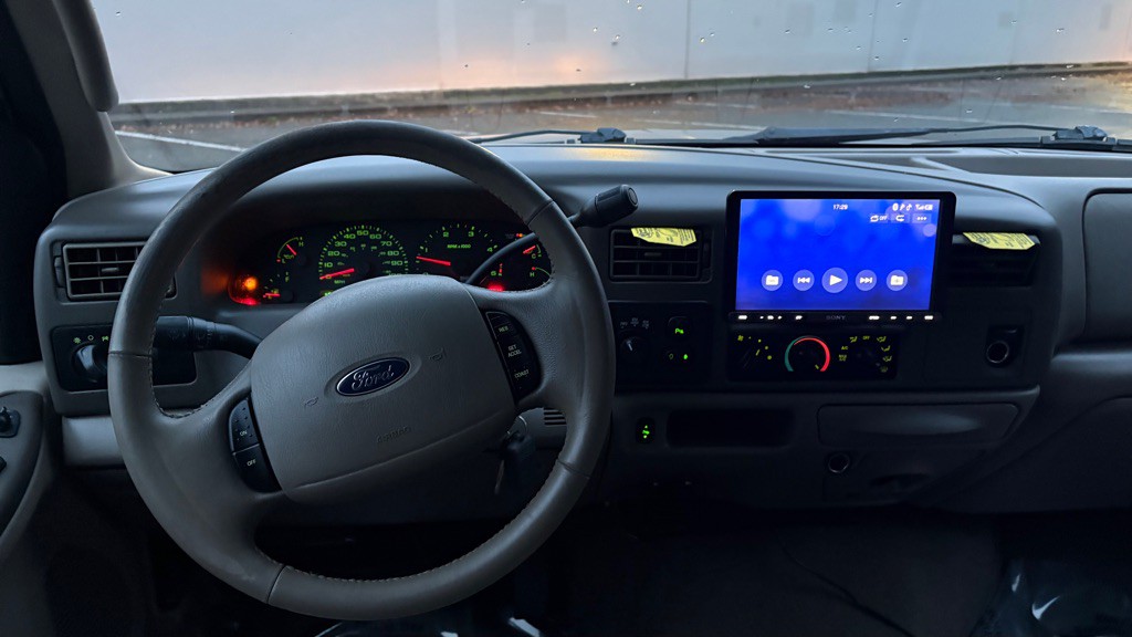 2004 Ford F-350 Image 11