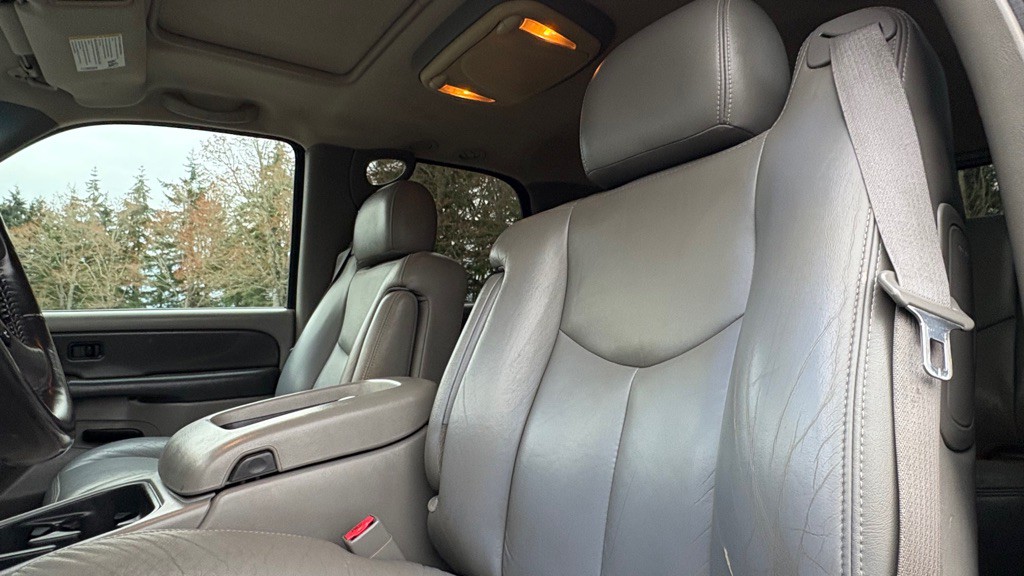 2003 Chevrolet Tahoe Image 9