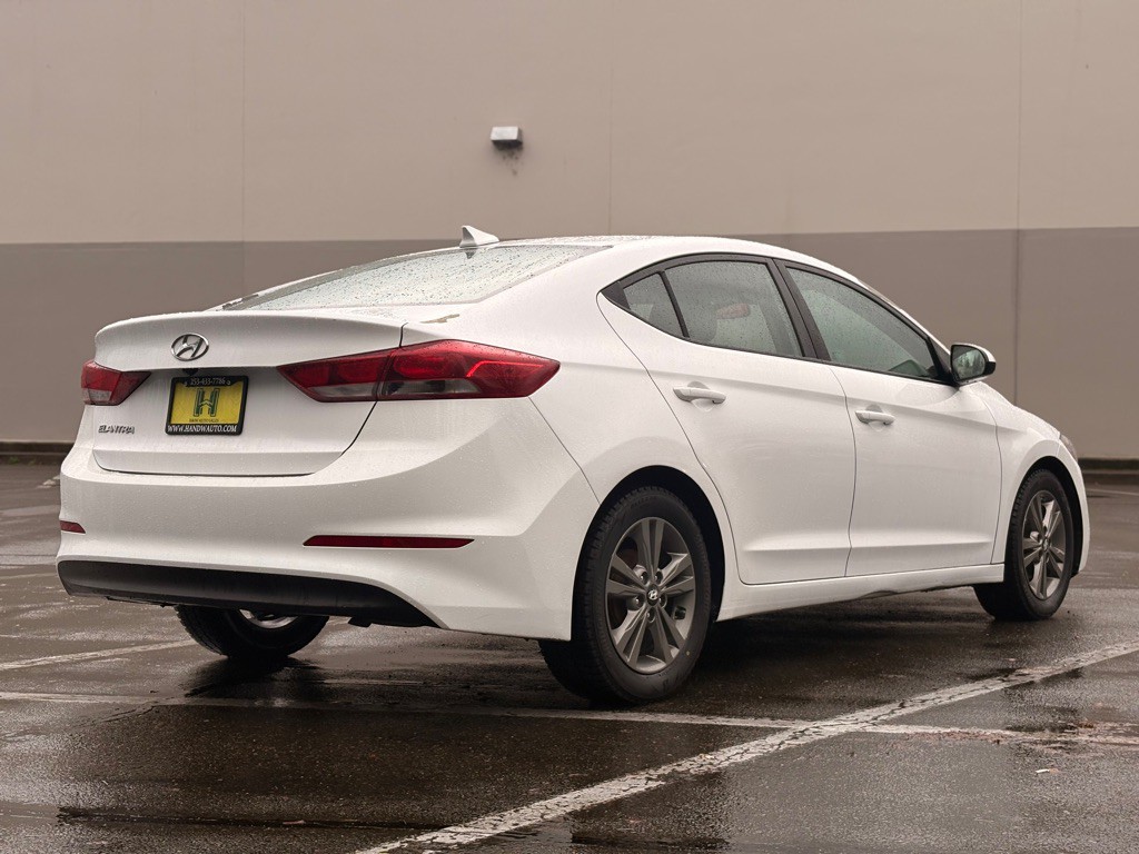 2017 Hyundai Elantra Image 5