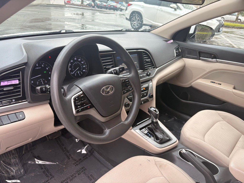 2017 Hyundai Elantra Image 10