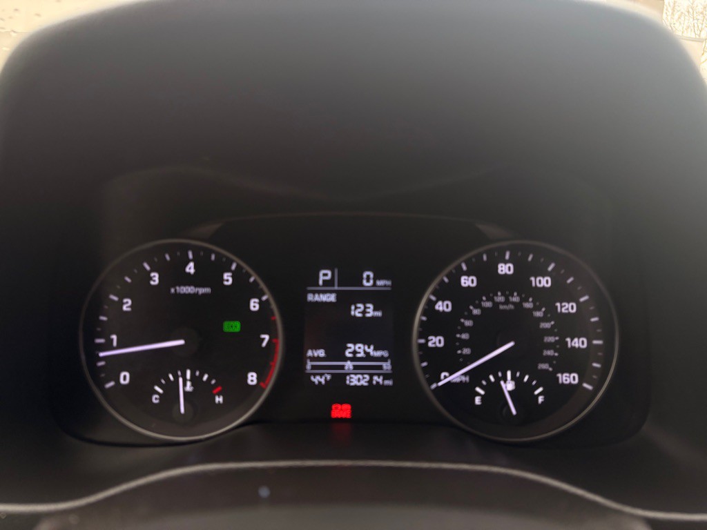 2017 Hyundai Elantra Image 13