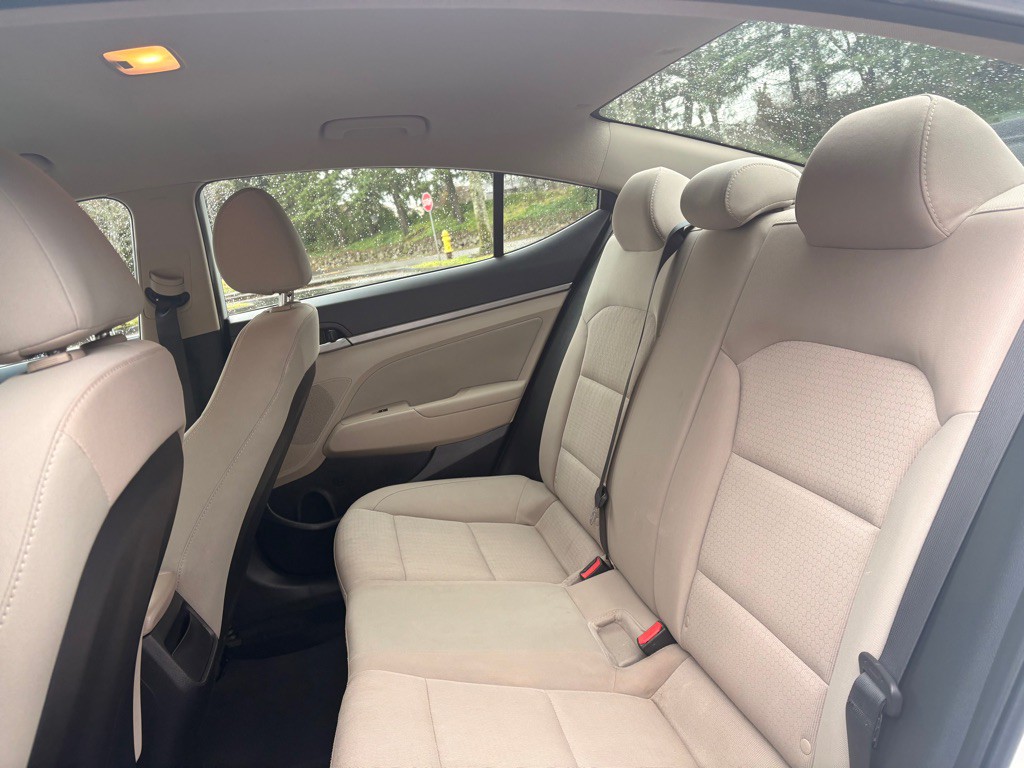 2017 Hyundai Elantra Image 15