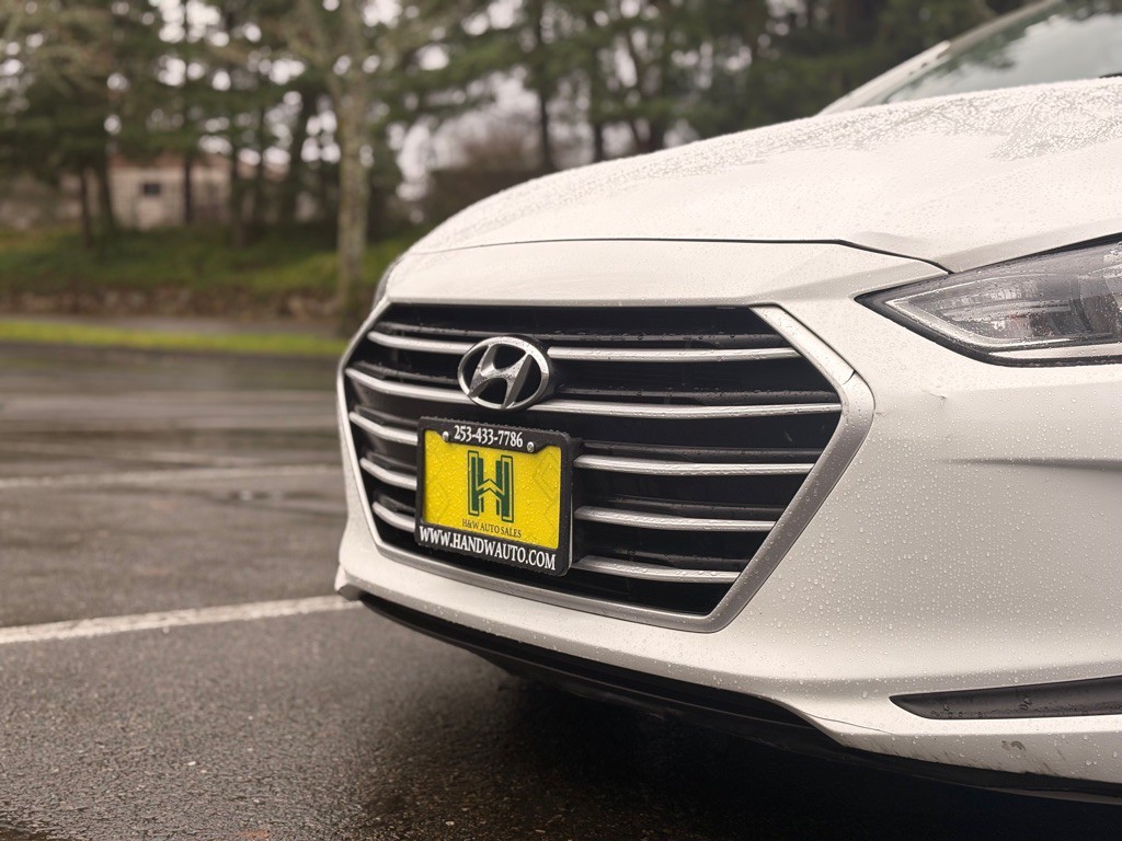 2017 Hyundai Elantra Image 17