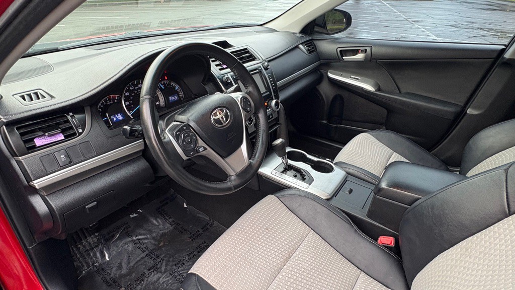 2013 Toyota Camry Image 10