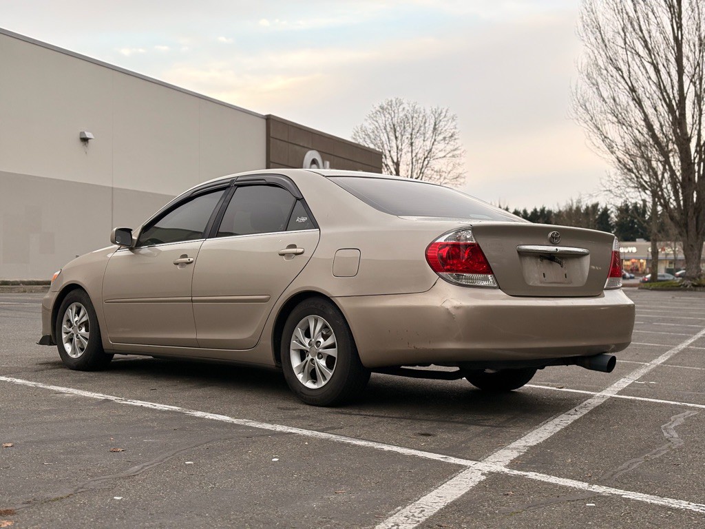 2004 Toyota Camry Image 3