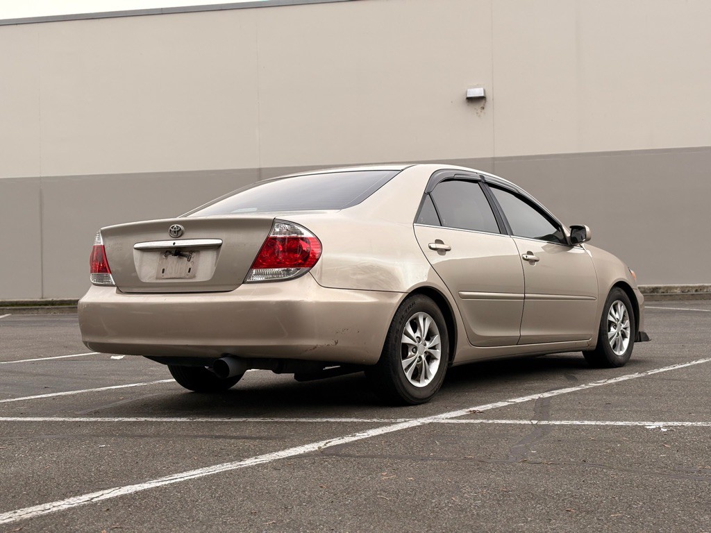 2004 Toyota Camry Image 5