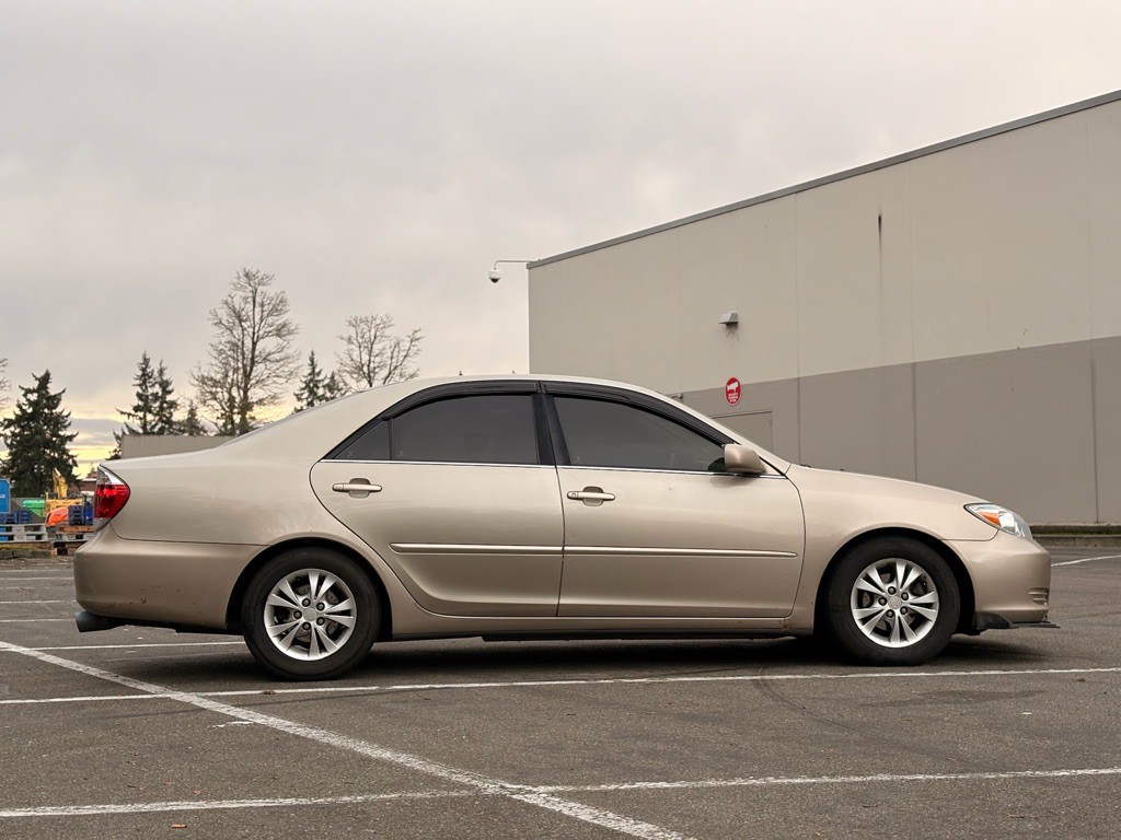 2004 Toyota Camry Image 6