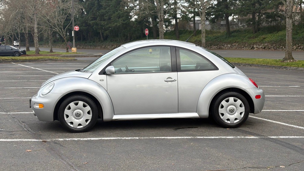 2001 Volkswagen Beetle Image 2