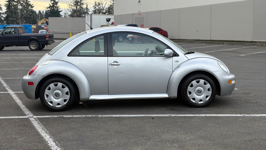 2001 Volkswagen Beetle Image 6