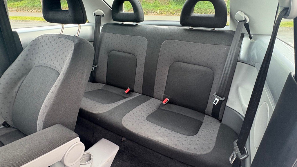 2001 Volkswagen Beetle Image 15