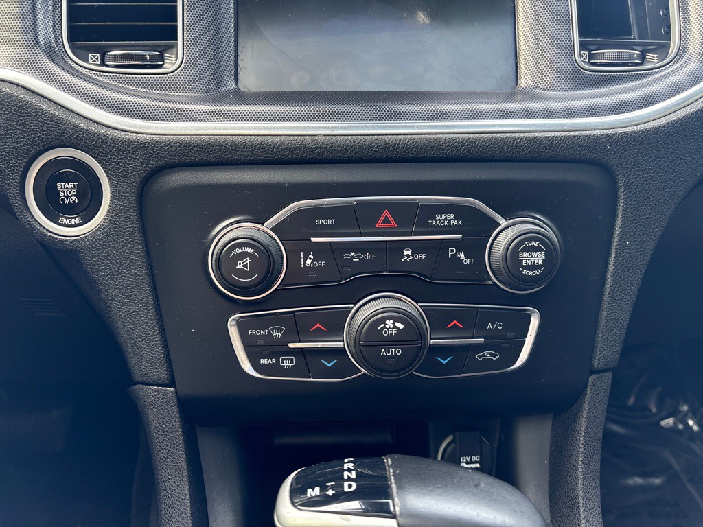 2016 Dodge Charger Image 16