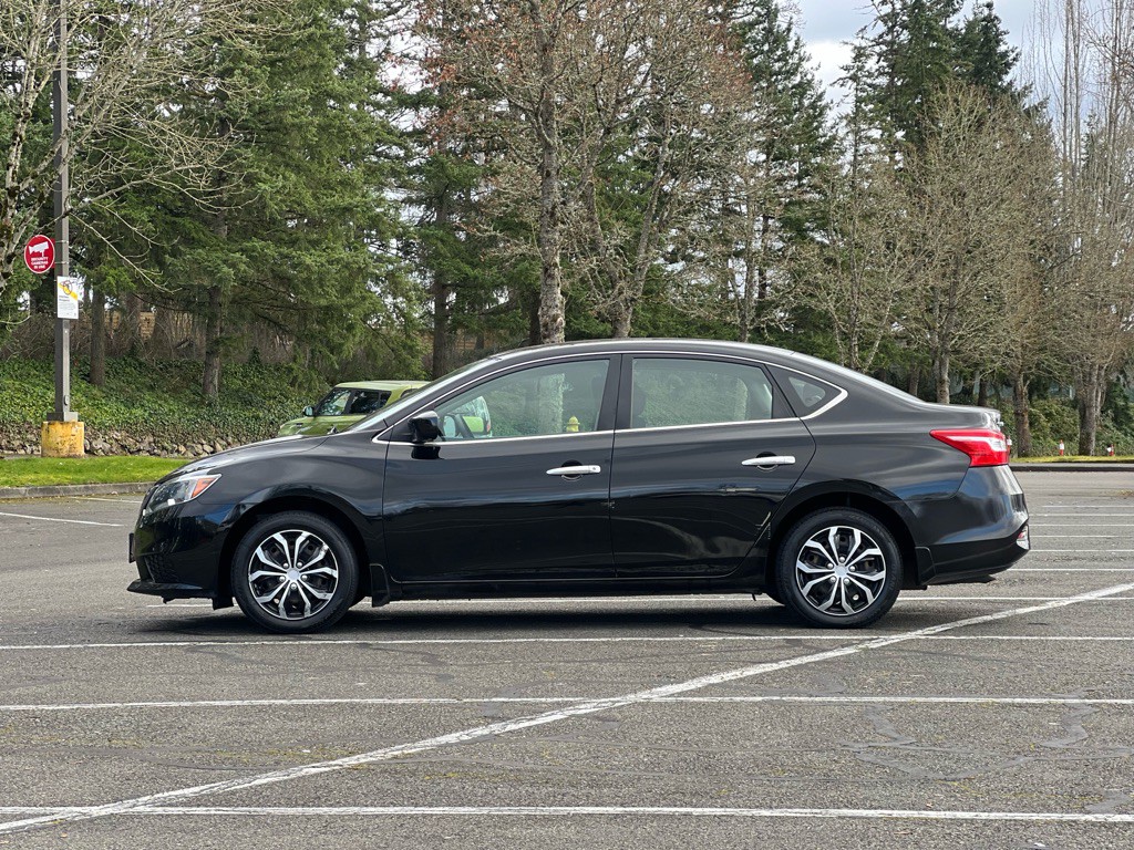2017 Nissan Sentra Image 2
