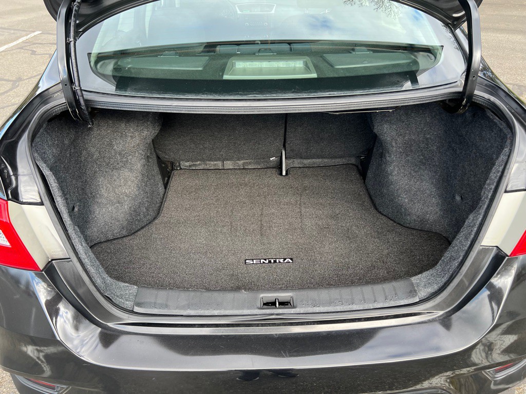 2017 Nissan Sentra Image 16