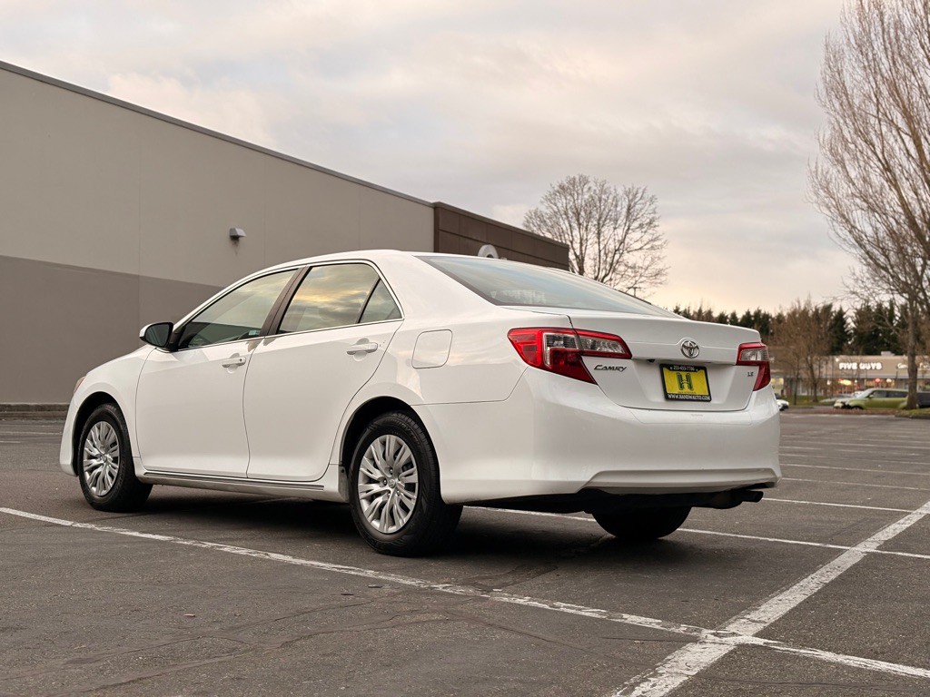 2014 Toyota Camry Image 3