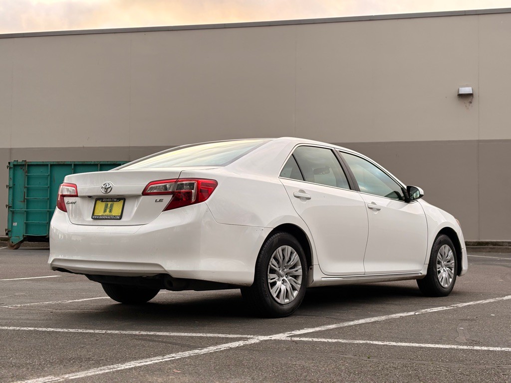 2014 Toyota Camry Image 5
