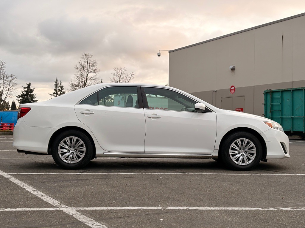 2014 Toyota Camry Image 6