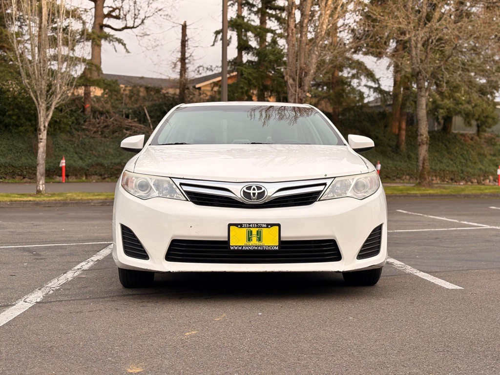 2014 Toyota Camry Image 8