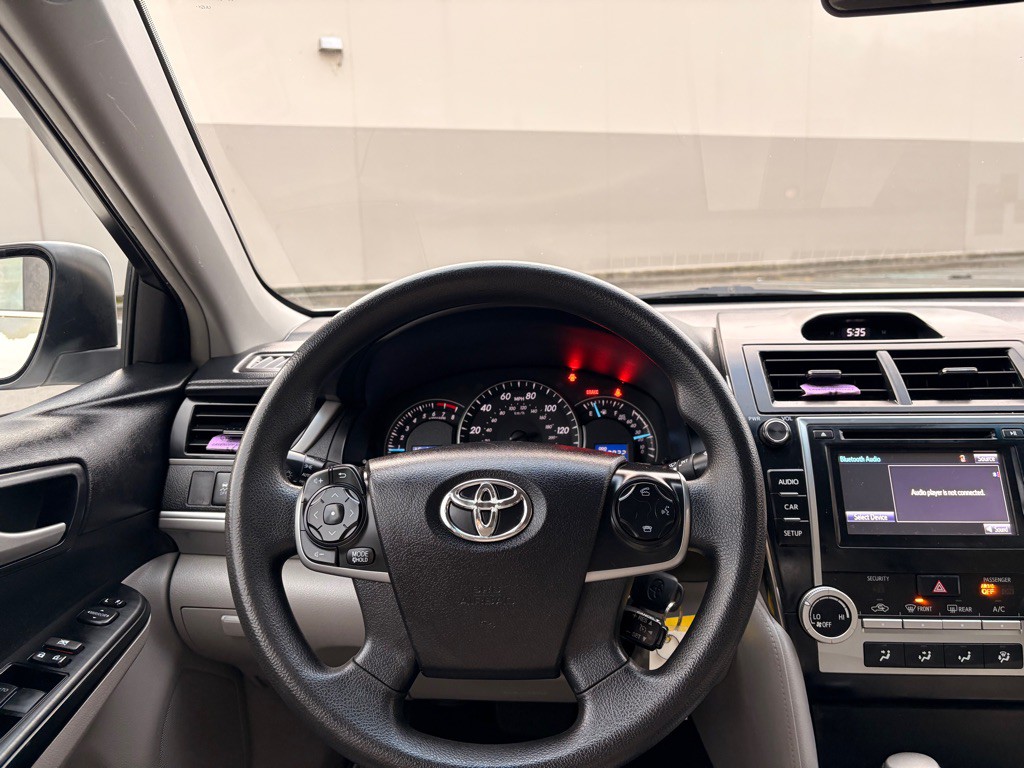 2014 Toyota Camry Image 12