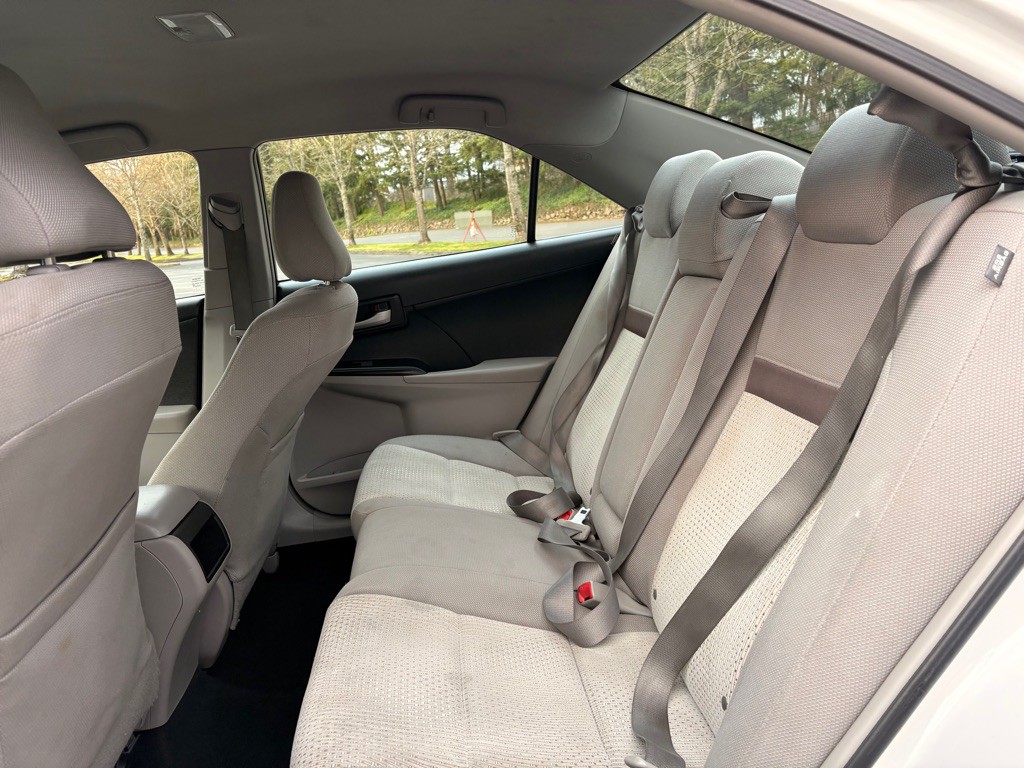 2014 Toyota Camry Image 15
