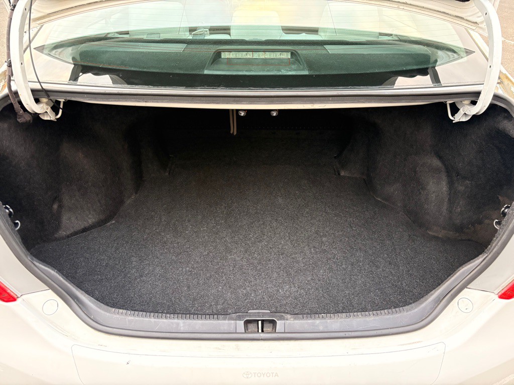 2014 Toyota Camry Image 16