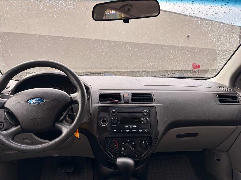 2007 Ford Focus Image 11
