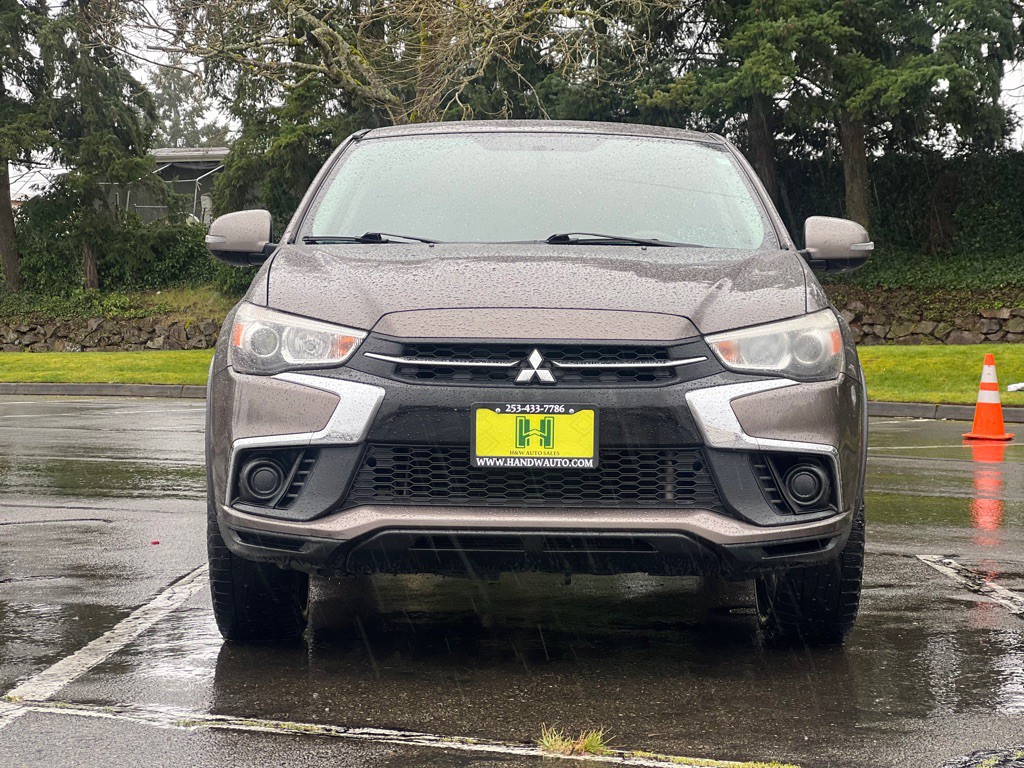 2018 Mitsubishi Outlander Image 2