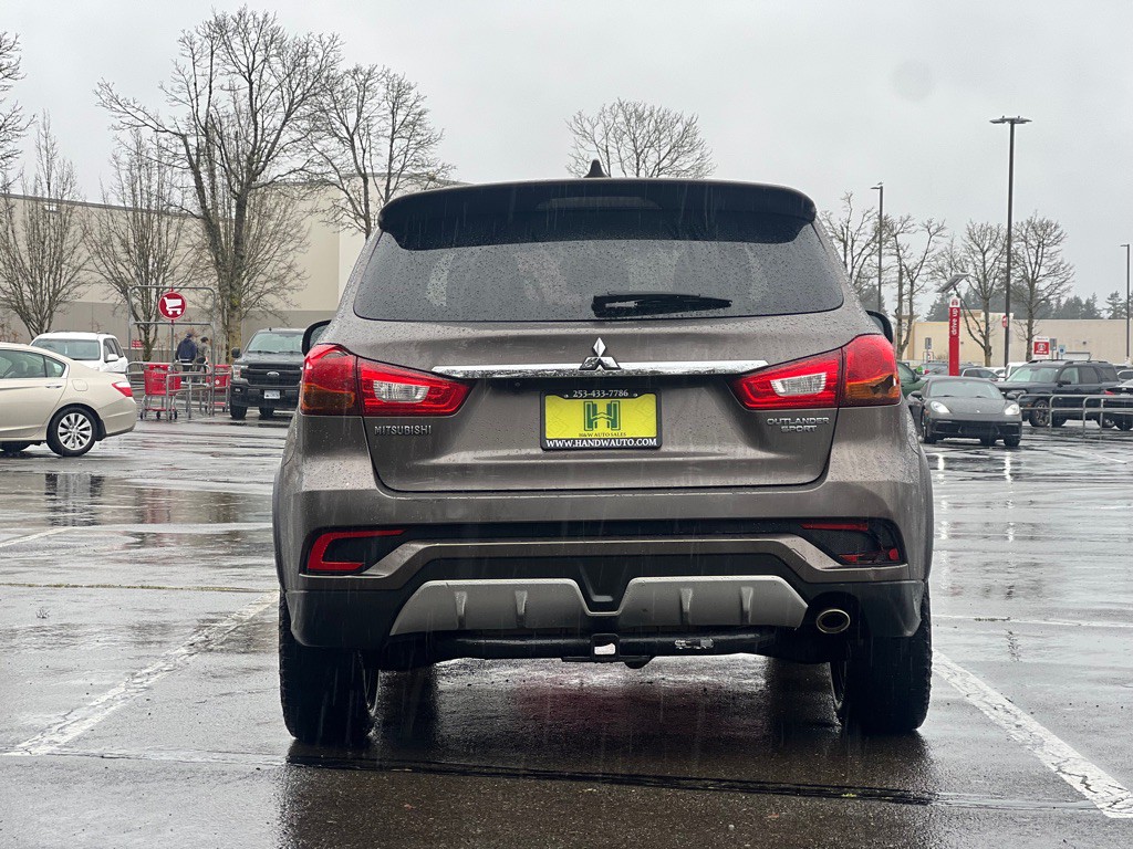 2018 Mitsubishi Outlander Image 6